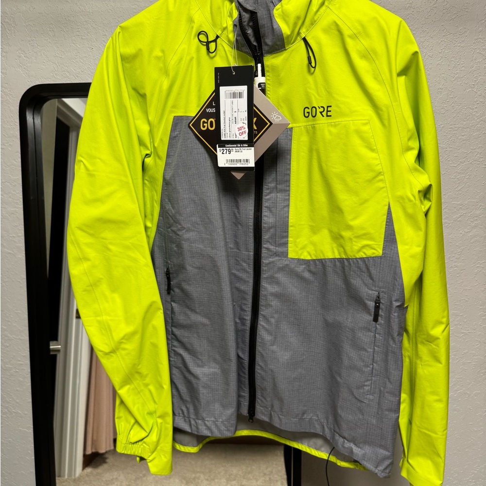 Men’s GORE Tex Trail Yellow and Gray HoodedJacket